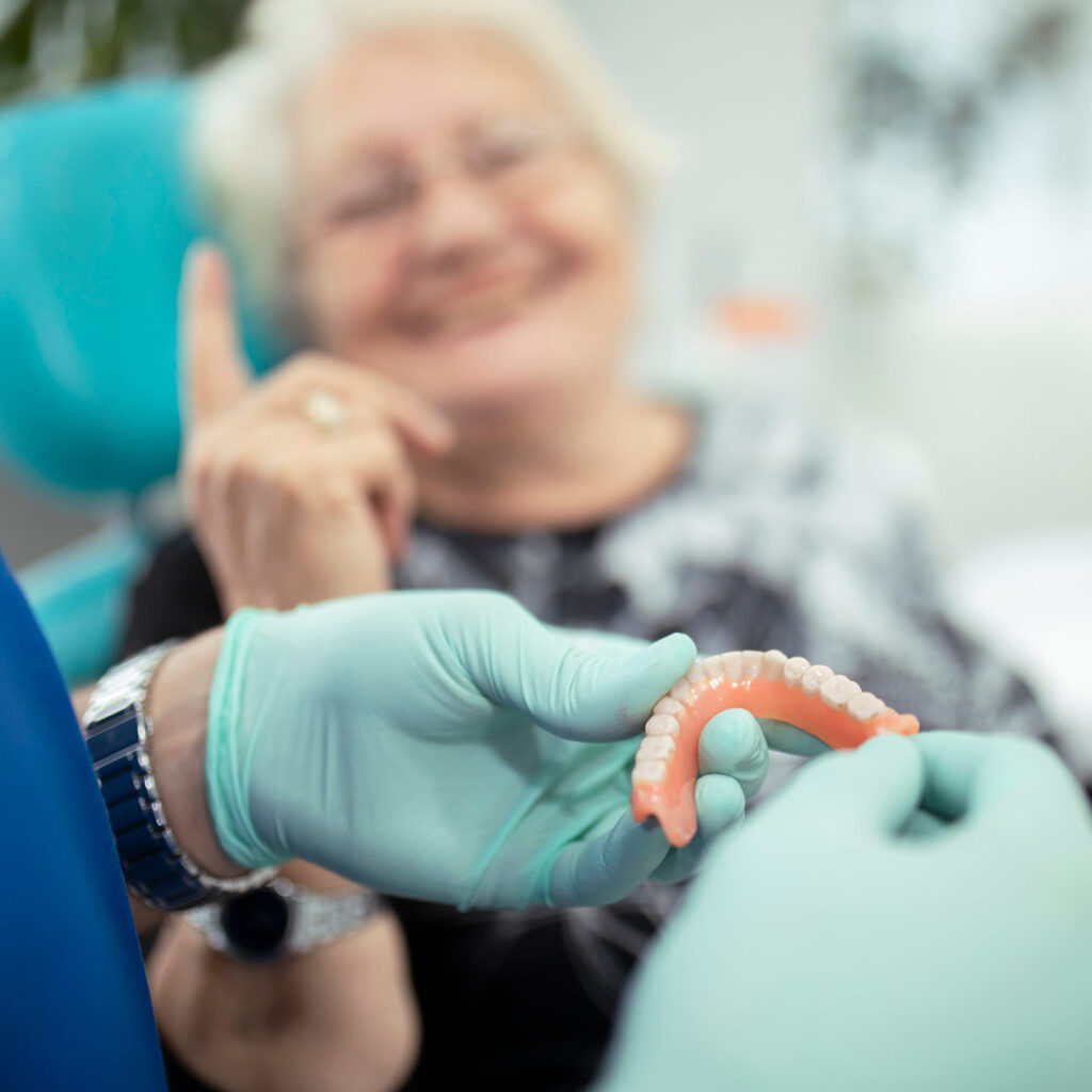 Benefits of Dentures for Seniors